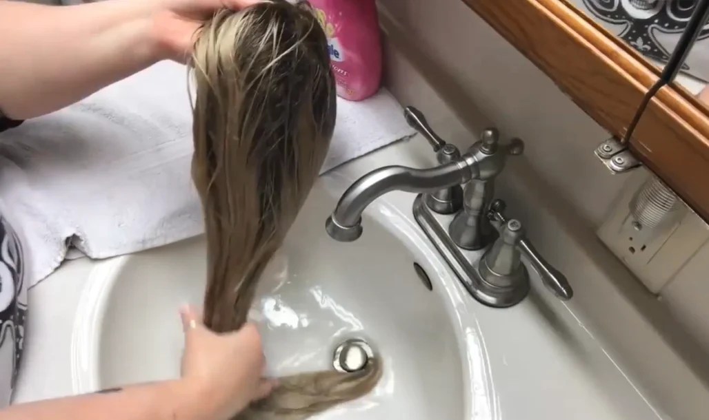 How to wash human hair wigs?